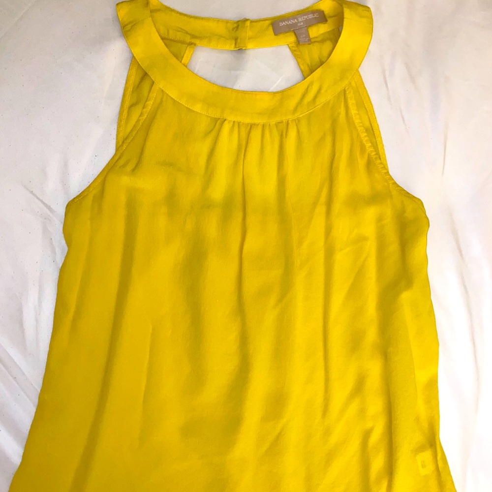 Banana Republic sleeveless yellow top. Size 6p